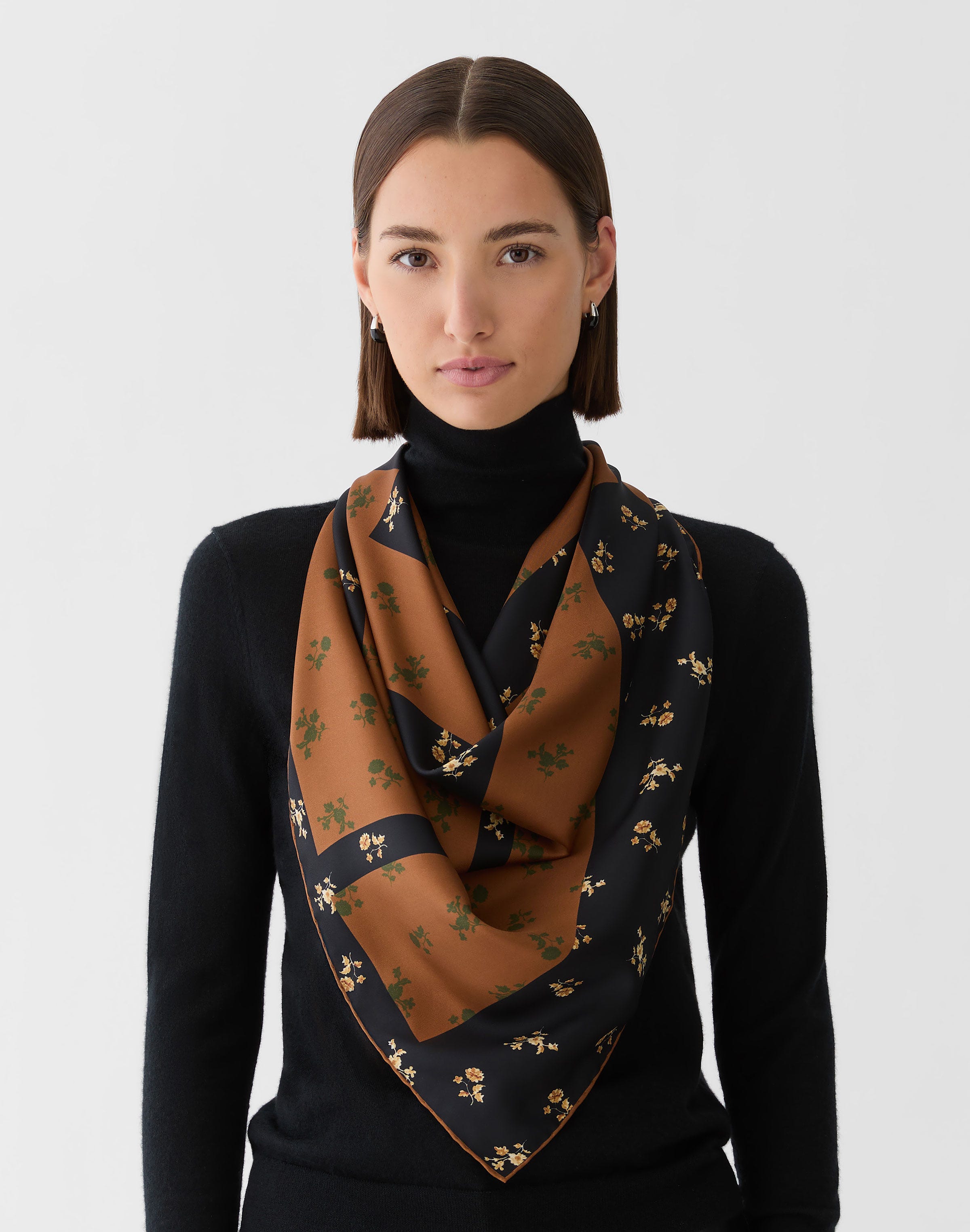 Ditsy Floral Print L Beam Scarf