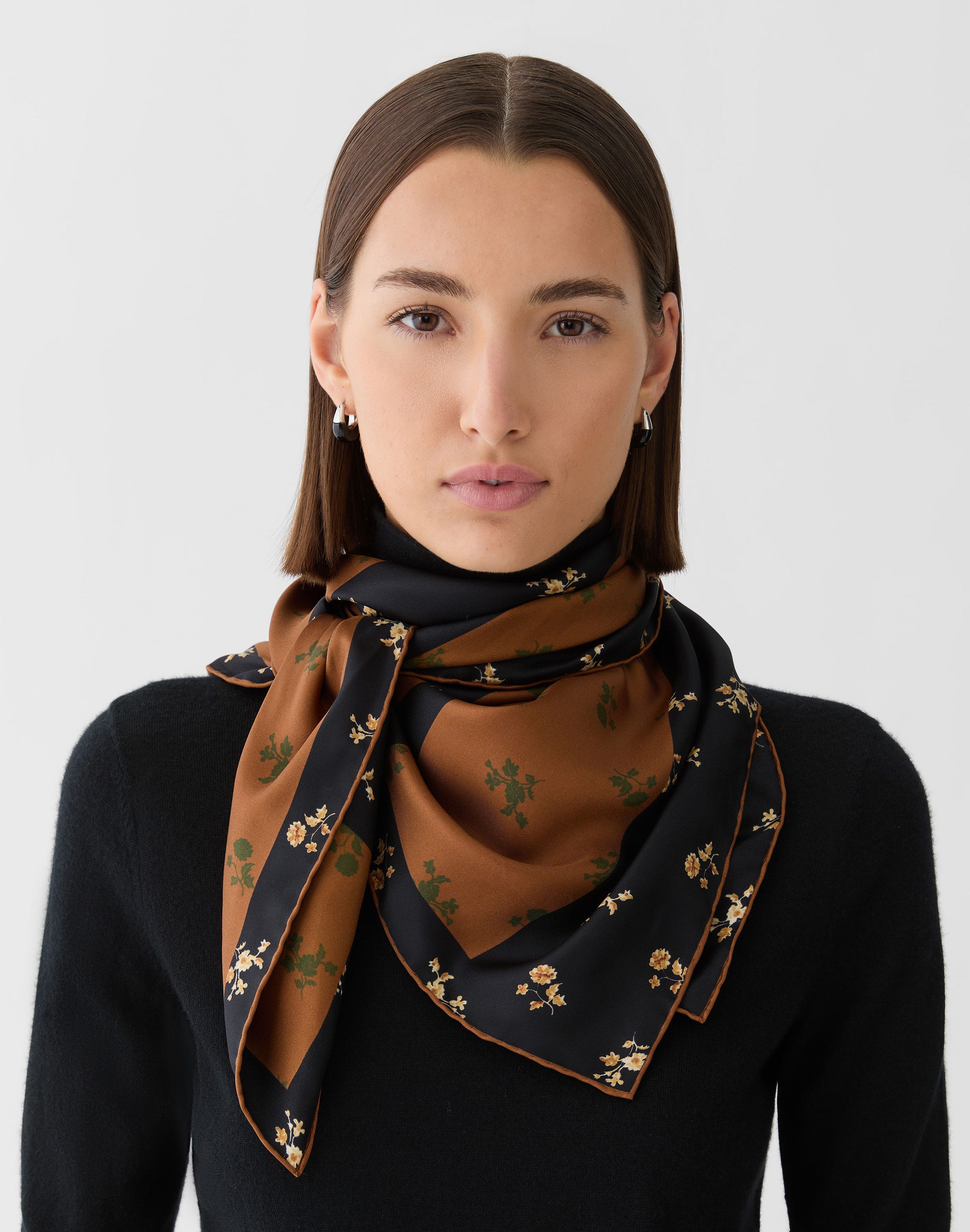 Ditsy Floral Print L Beam Scarf