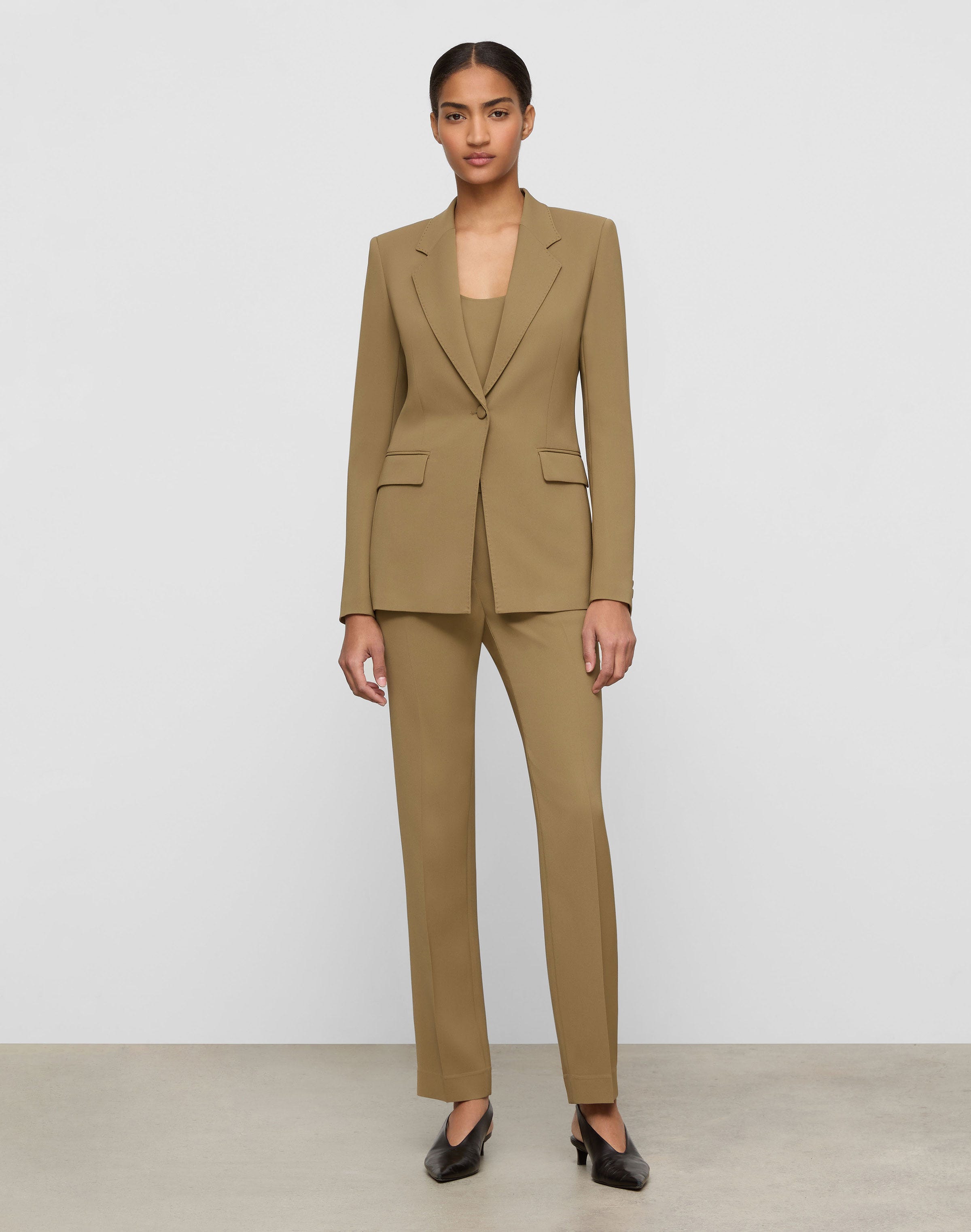 Finesse Crepe Single Button Fitted Blazer