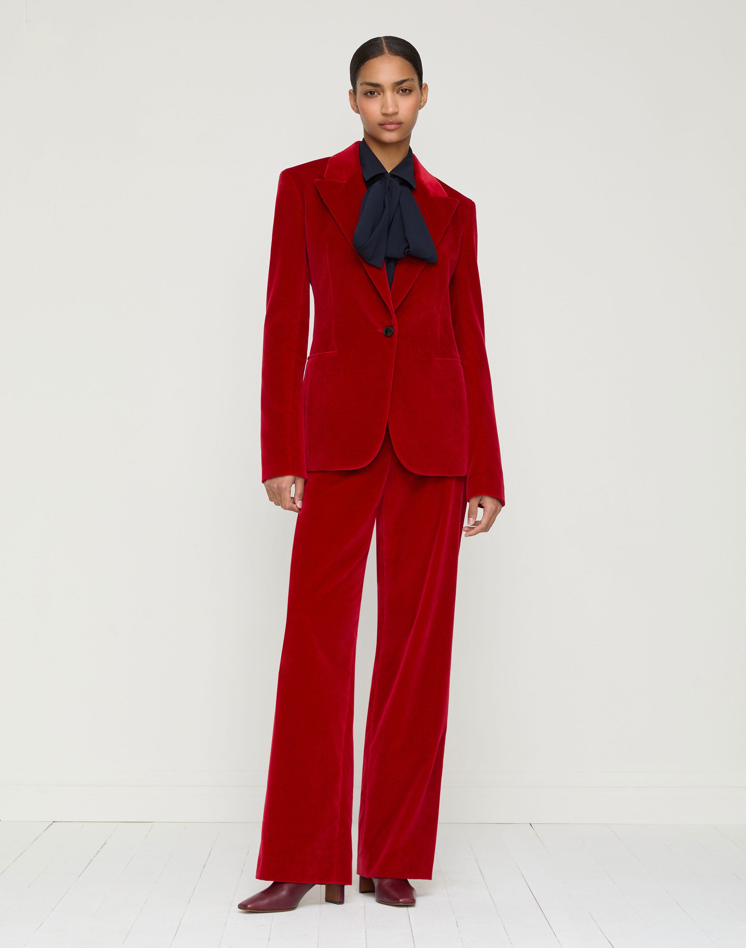 Plus-Size Velvet Single Button Fitted Blazer