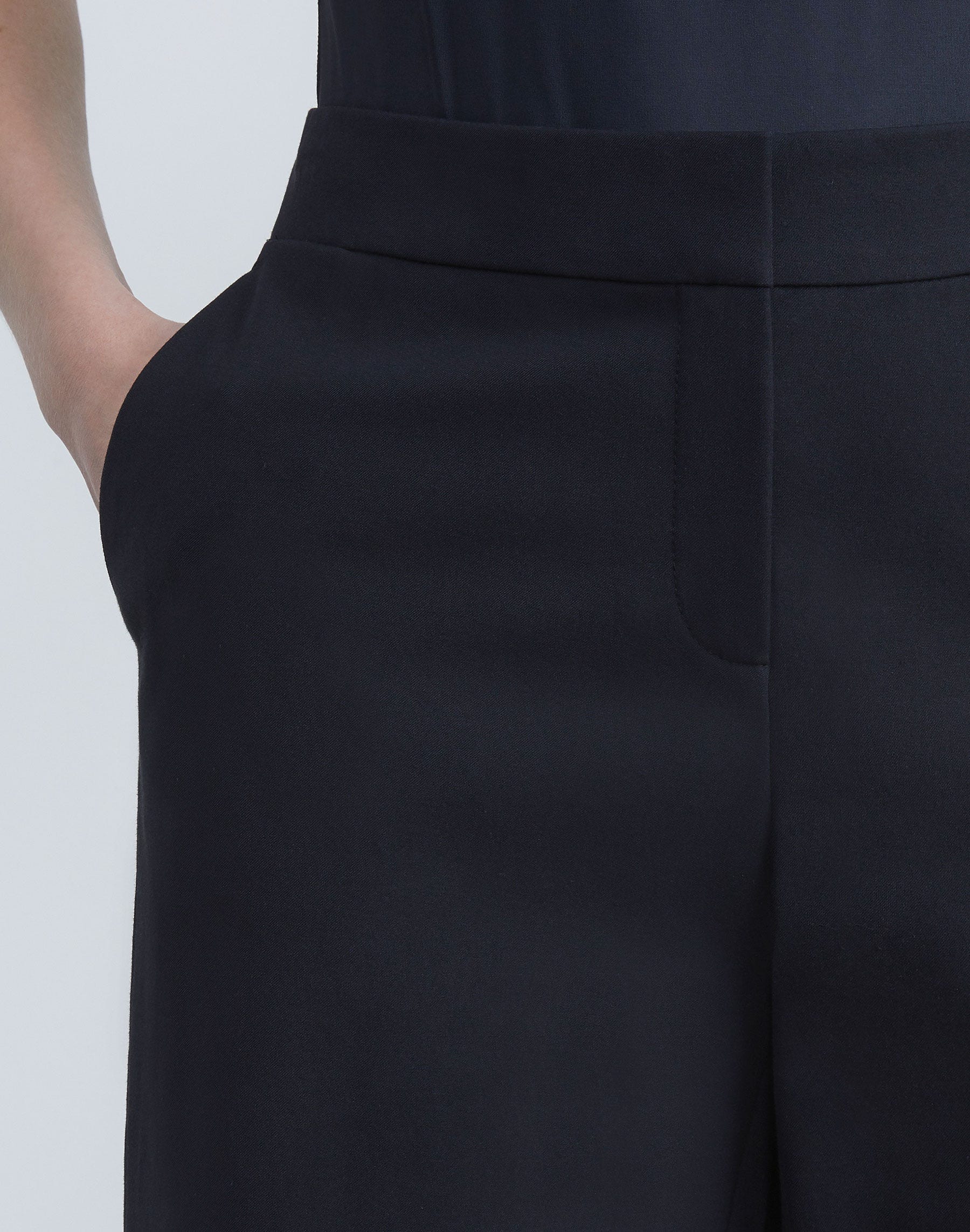 Technical Stretch Cotton Twill Manhattan Bermuda Short