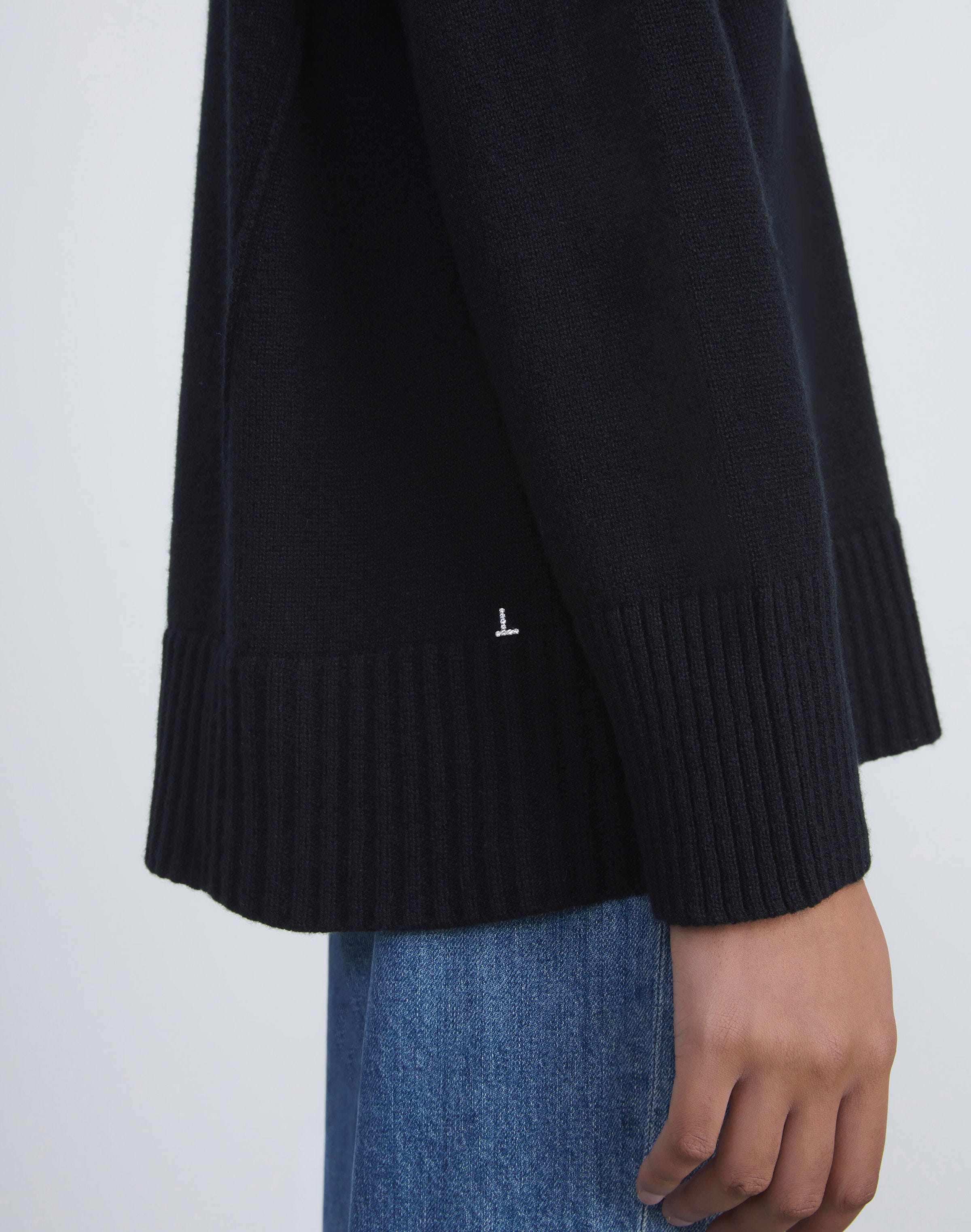 Petite Cashmere Ribbed V-Neck Sweater