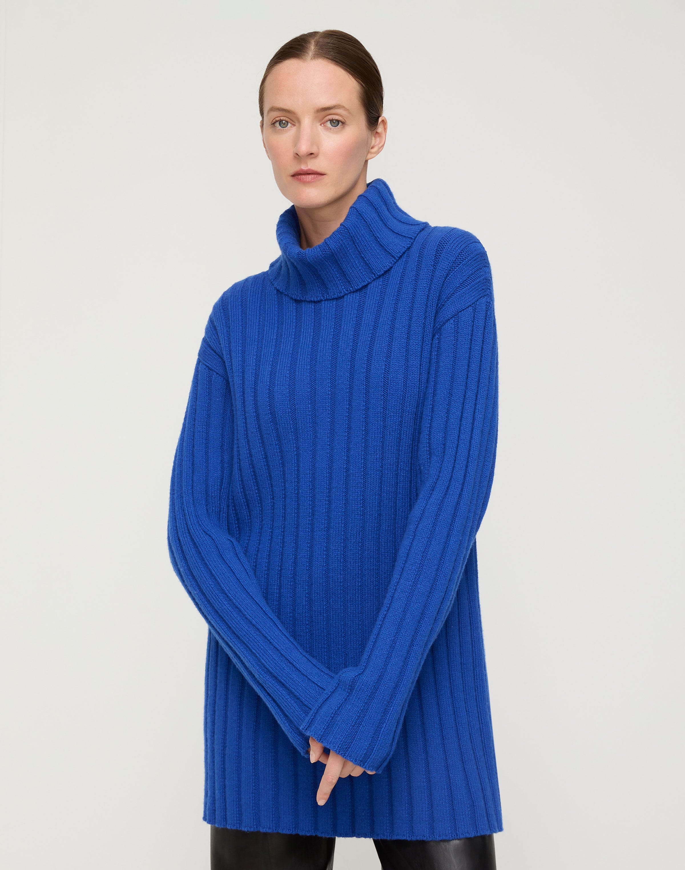 Merino Wool-Cashmere Wide Ribbed Turtleneck Sweater